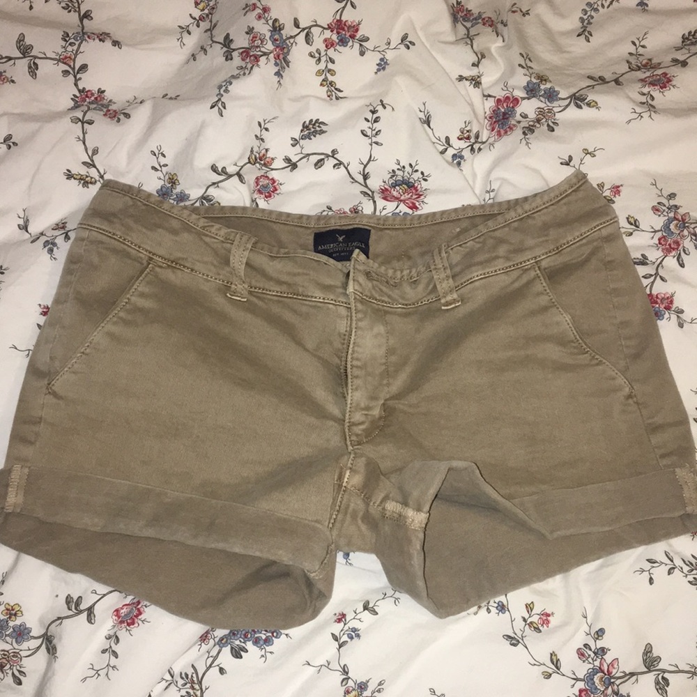 SOLD                   Khaki American eagle shorts